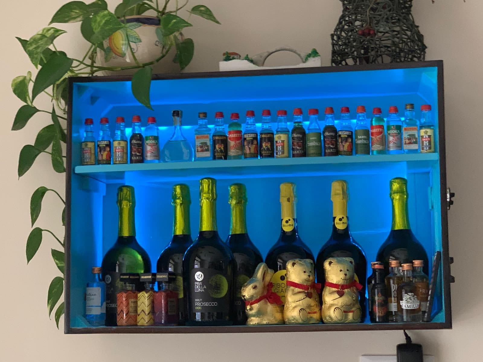 L'angolo dei liquori e dei distillati del Bar Camaggi