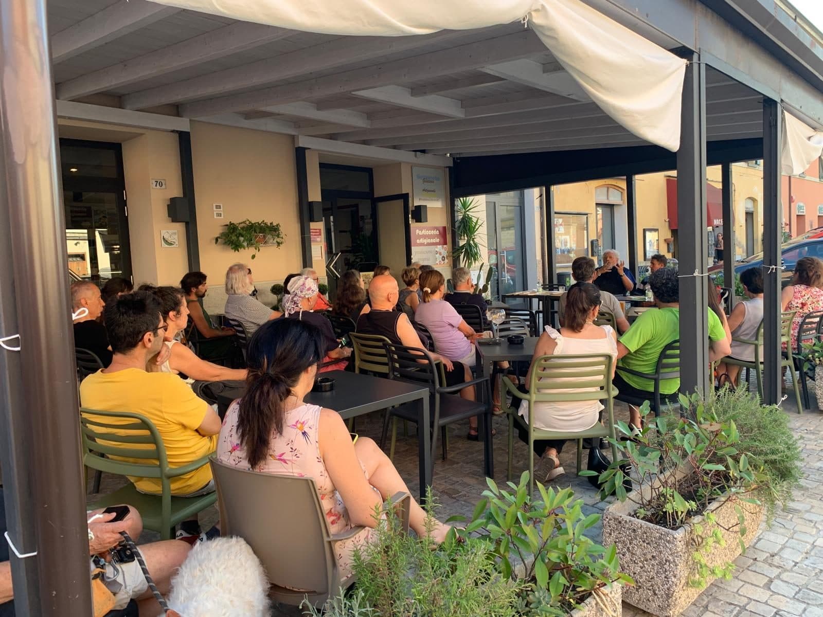Serata sulla terrazza del Bar Camaggi